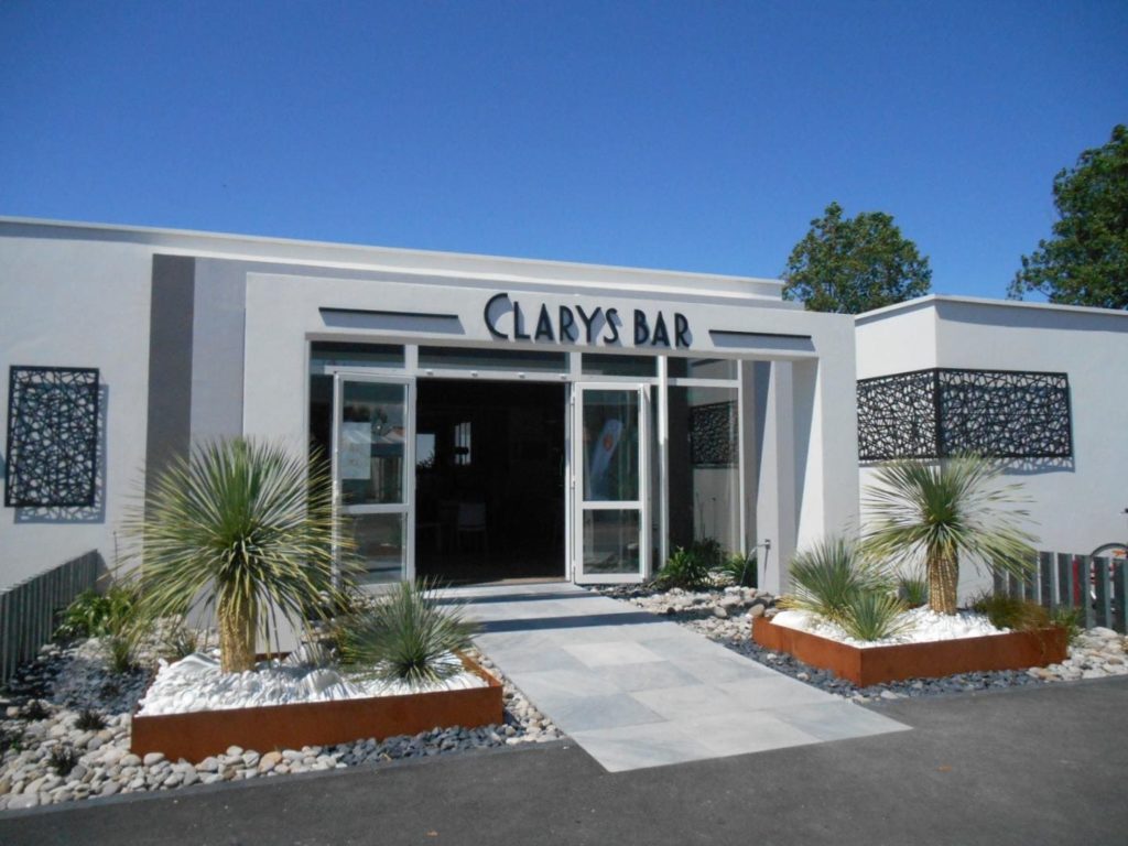 SARL PUBLICITE CABANETOS Publicite Saint Gilles Croix De Vie Realisation 15